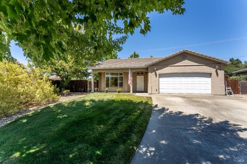 3198 Van Housen Dr, Ukiah, CA, 95482-8743 | Card Image