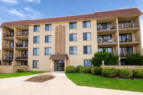 203-5447 W Lawrence Ave, Chicago, IL, 60630-3445 | Card Image