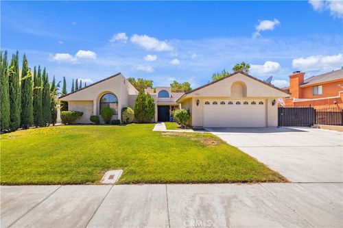3648 Marilynn St, Lancaster, CA, 93536-6209 | Card Image