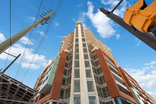 412-8888 Yonge St, Richmond Hill, ON, L4C5V6 | Card Image