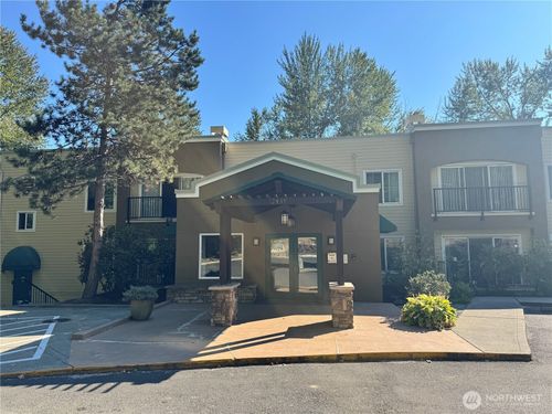 apt-202-12439 Ne Totem Lake Way, Kirkland, WA, 98034-7514 | Card Image