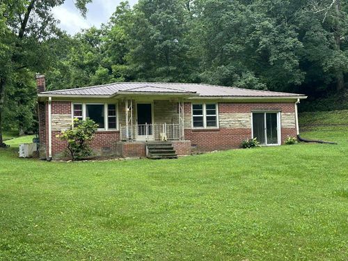 9 Johnnie Woods Ln, Buffalo Valley, TN, 38548-3018 | Card Image