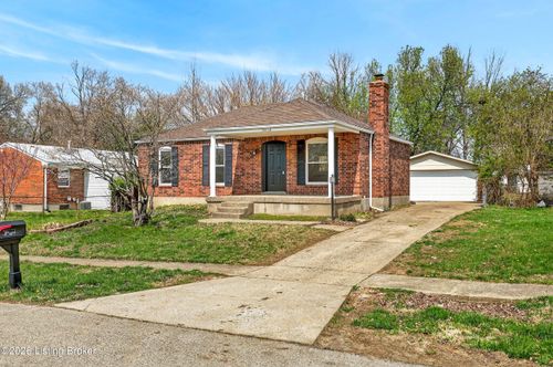 10110 Closterwood Dr, Louisville, KY, 40229-2228 | Card Image
