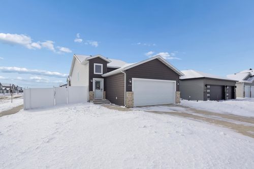 1710 67th Ave S, Fargo, ND, 58104-7863 | Card Image