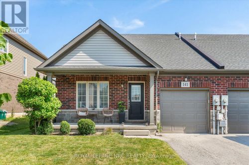 141 Acacia Rd, Fonthill, ON, L3E0A9 | Card Image