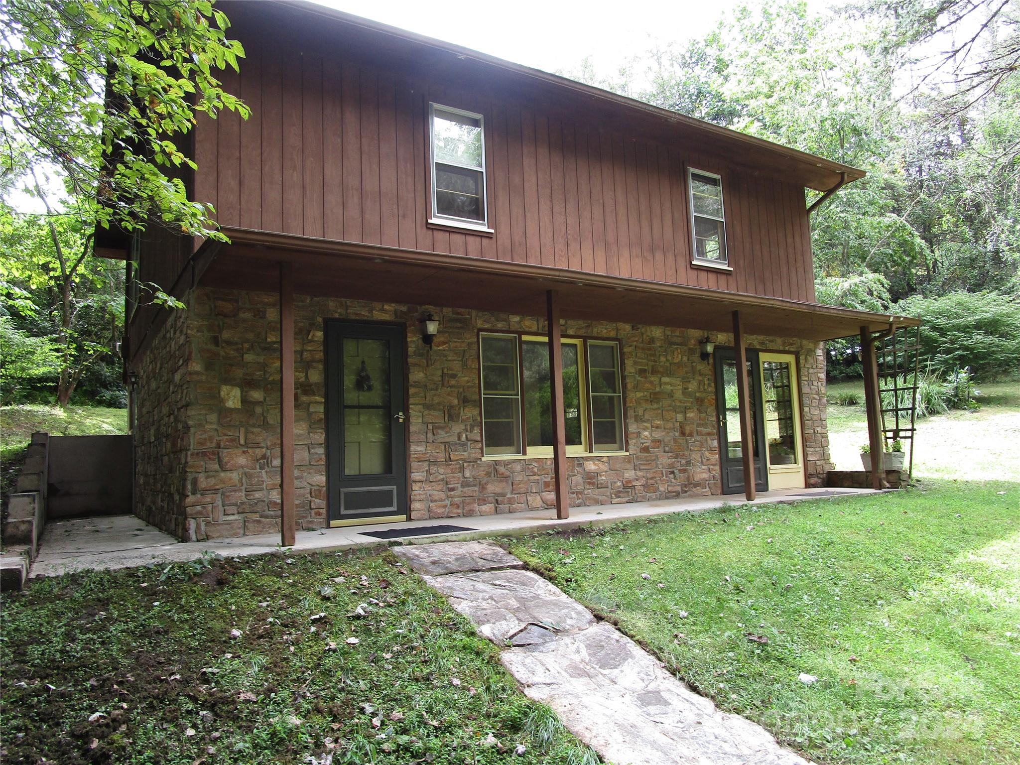 Shelton Rd, Lake Toxaway, NC 28747