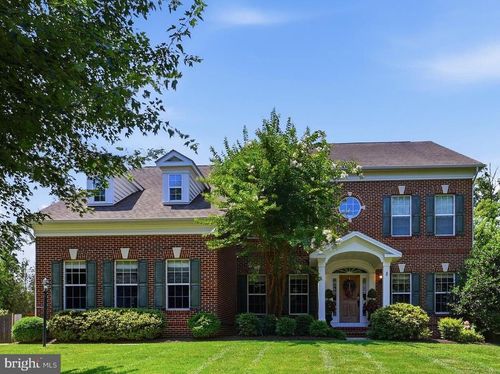 3809 Colonial Ave, Alexandria, VA, 22309-2548 | Card Image