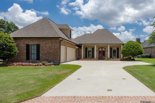 6060 Royal Palms Dr, Gonzales, LA, 70737-8572 | Card Image