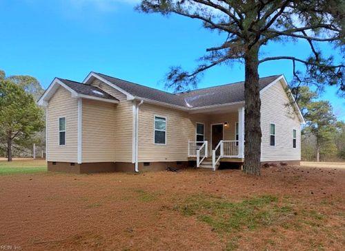 9975 Line Fence Rd, Hayes, VA, 23072-4301 | Card Image