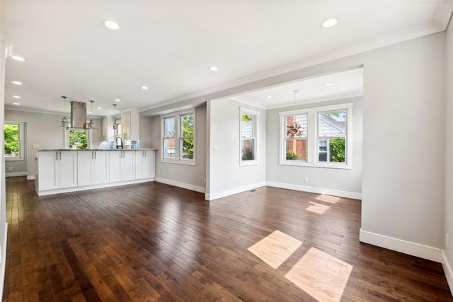 634 Adams Ave, House other with 3 bedrooms, 2 bathrooms and null parking in Lindenhurst NY | Image 4