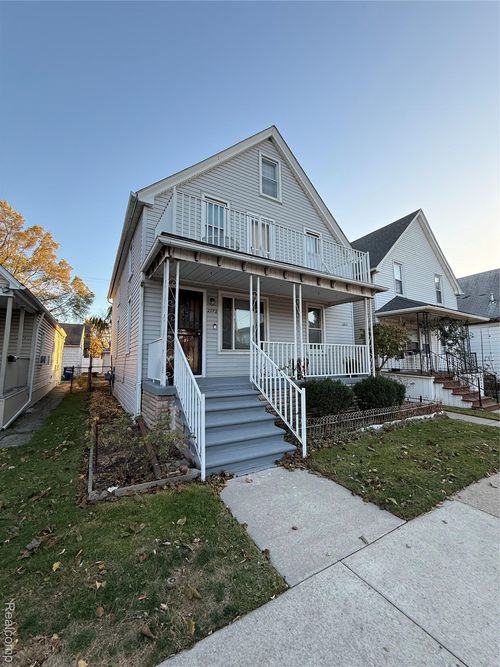 2972 Belmont St, Hamtramck, MI, 48212-3218 | Card Image