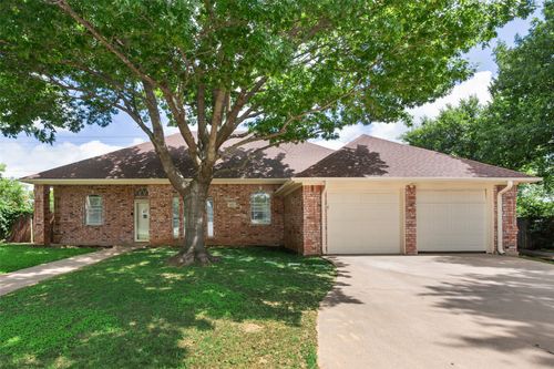 412 Springhill Ct, Burleson, TX, 76028-0605 | Card Image