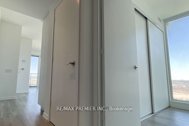 3303 - 1000 Portage Pky, Condo with 2 bedrooms, 2 bathrooms and 1 parking in Concord ON | Image 7