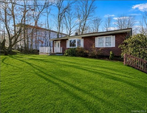 24 Merriewold Ln S, Monroe, NY, 10950-2205 | Card Image