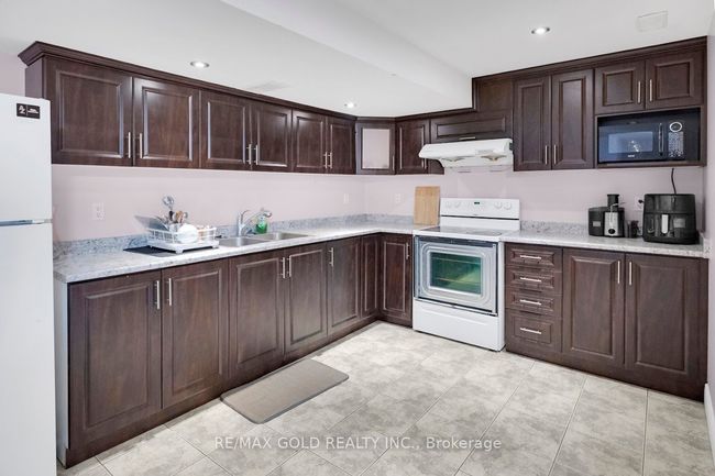 66 Thunderbird Trail, House attached with 5 bedrooms, 4 bathrooms and 2 parking in Brampton ON | Image 28