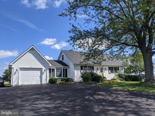 264 N End Rd, Mohrsville, PA, 19541-8738 | Card Image
