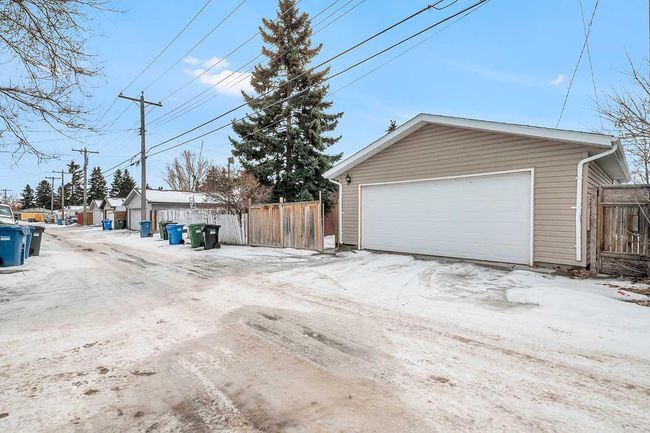 3248 Dovercliffe Rd Se, House other with 5 bedrooms, 2 bathrooms and 2 parking in Calgary AB | Image 39
