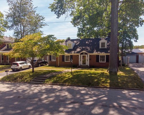 575 W 7th St, Russellville, KY, 42276-1203 | Card Image