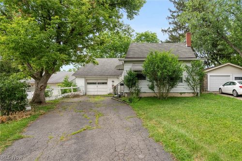 471 Lamson Ave, Bedford, OH, 44146-2727 | Card Image