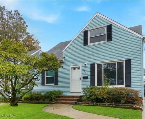 13804 Rockside Rd, Garfield Heights, OH, 44125-5178 | Card Image