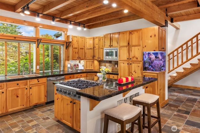 16375 Ne 44 Th Ct, House other with 3 bedrooms, 3 bathrooms and 3 parking in Redmond WA | Image 9
