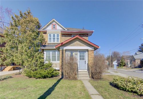 40 Union Street E, Waterloo, ON, N2J1B7 | Card Image