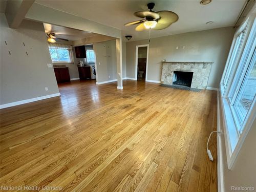 21605 S Tuller Ct, Southfield, MI, 48076-4880 | Card Image