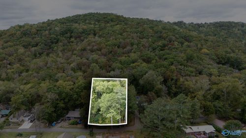 135 Honeycomb Valley Rd, Grant, AL, 35747-7123 | Card Image