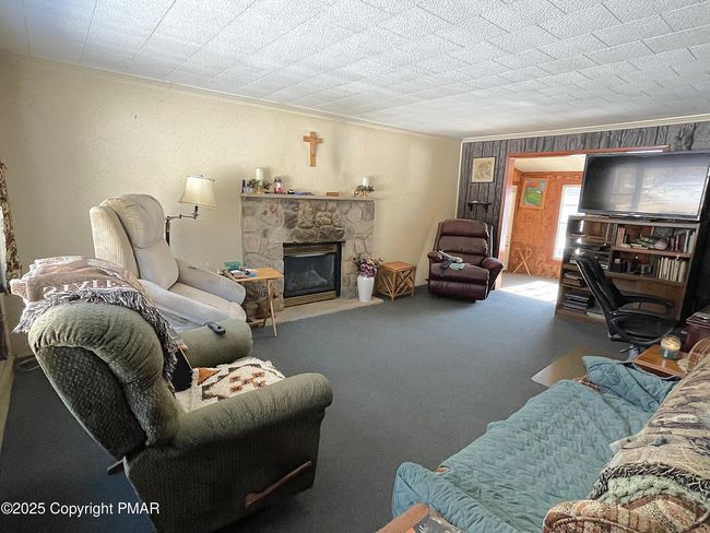 Living Room | Image 6