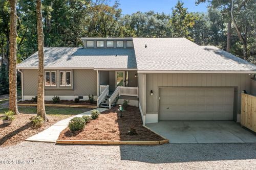131 Oakleaf Dr, Pine Knoll Shores, NC, 28512-6604 | Card Image