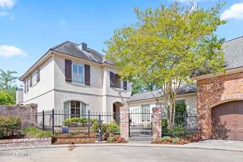 118 W Bayou Pkwy, Lafayette, LA, 70503-3302 | Card Image