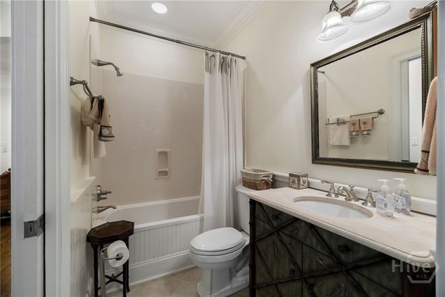 Bedroom 2 en-suite bath | Image 33