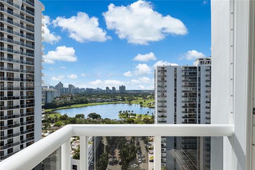 1938-20505 E Country Club Dr, Aventura, FL, 33180-3040 | Card Image