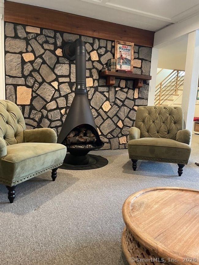 FAMILY ROOM | Image 26