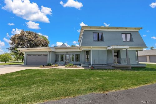 1030 East River Road, Grand Island, NY, 14072 | Card Image