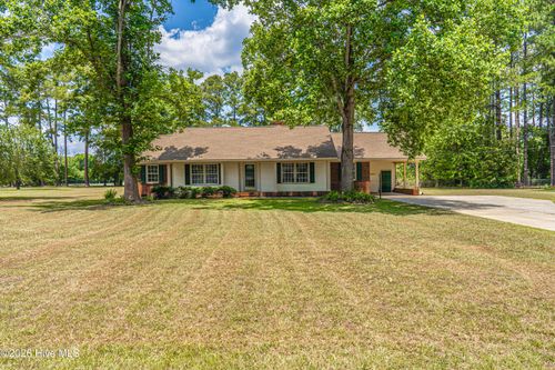 11361 Bonnie Ln, Laurinburg, NC, 28352-7827 | Card Image