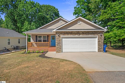211 Pennwood Ln, Greenville, SC, 29609-1525 | Card Image