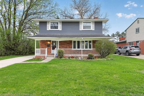 17101 Anna St, Southfield, MI, 48075-2958 | Card Image