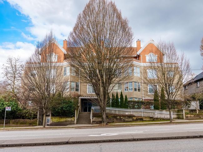 105 - 2505 E Broadway, Condo with 2 bedrooms, 2 bathrooms and 2 parking in Vancouver BC | Image 1