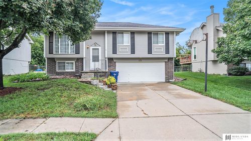 15324 Chalco Pointe Dr, Omaha, NE, 68138-3377 | Card Image