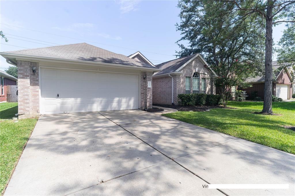 Stratford Pointe Dr, Sugar Land, TX 77498
