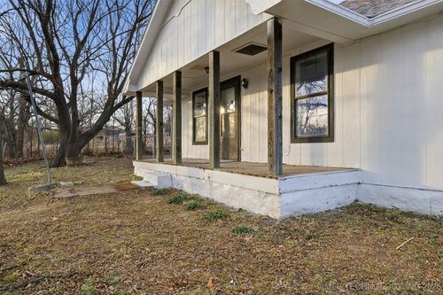 147 E Dale St, Drumright, OK, 74030-2251 | Card Image