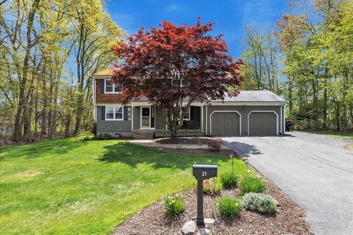 21 Edgewood Rd, Seekonk, MA, 02771-1807 | Card Image