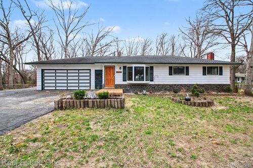 4937 Oak Park Dr, Clarkston, MI, 48346-3937 | Card Image