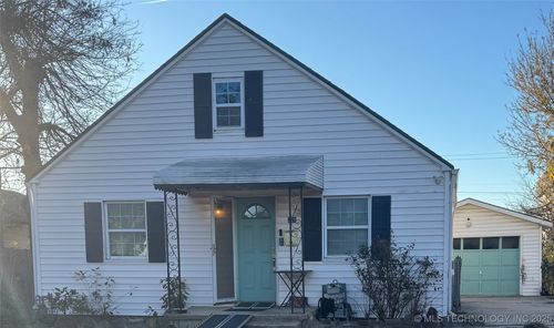 220 S 67th East Ave, Tulsa, OK, 74112-1820 | Card Image