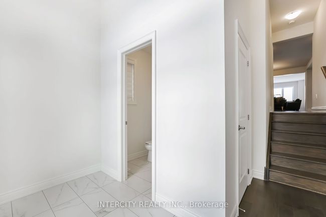 111 Walker Rd W, House other with 5 bedrooms, 4 bathrooms and 4 parking in Caledon ON | Image 9