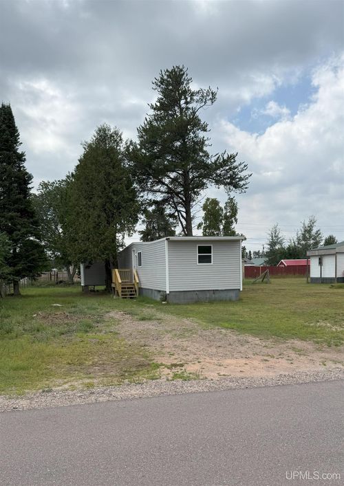 171 E Sands Street, Gwinn, MI, 49841 | Card Image