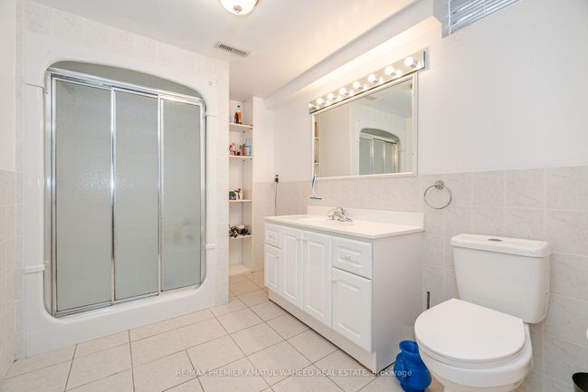 166 Killian Rd, House other with 5 bedrooms, 4 bathrooms and 2 parking in Maple ON | Image 42