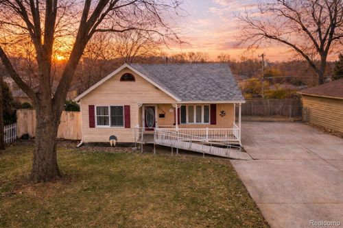 11788 Syracuse St, Taylor, MI, 48180-6806 | Card Image