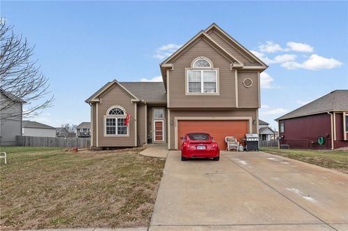 1308 N 3rd St E, Louisburg, KS, 66053-6453 | Card Image